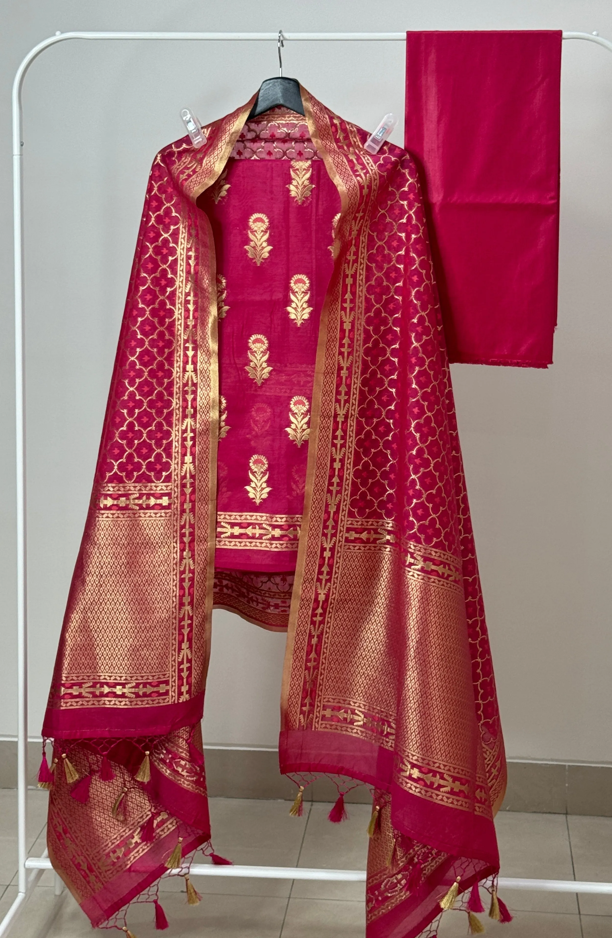 BubbleGum Pink Jamdani 3-Piece Unstitched Kurta Set