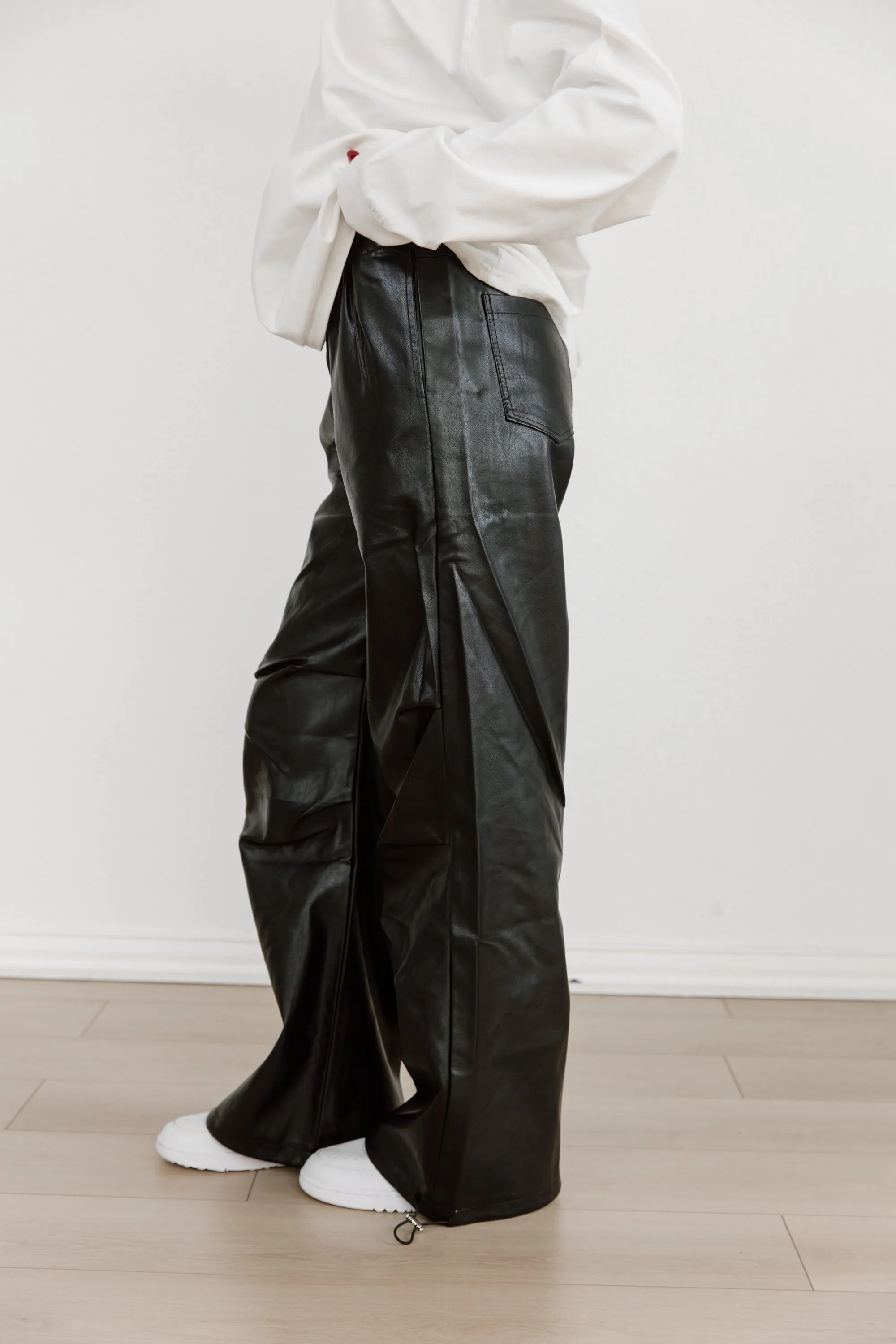 CHIC LEATHER FLOW PANTS