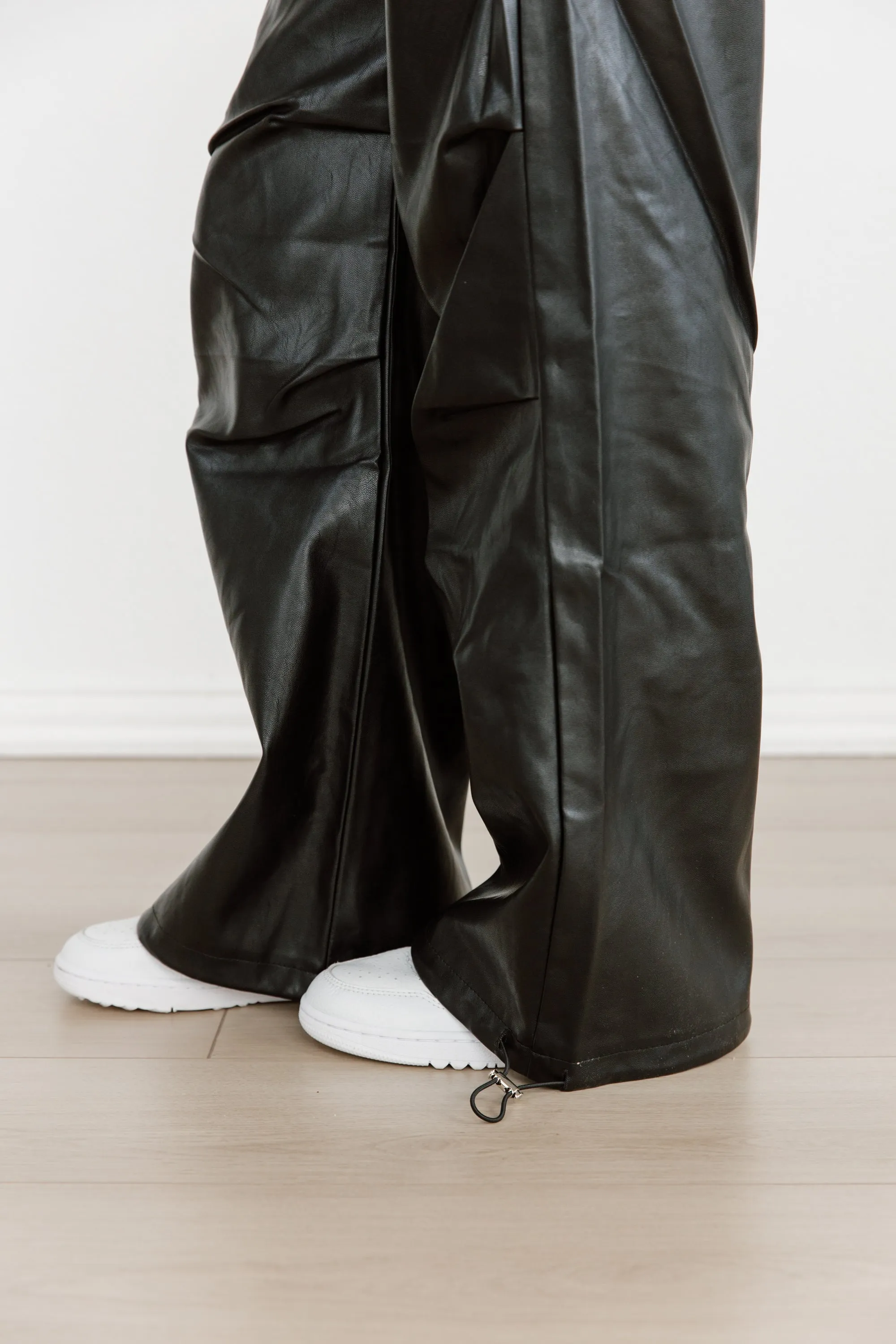 CHIC LEATHER FLOW PANTS