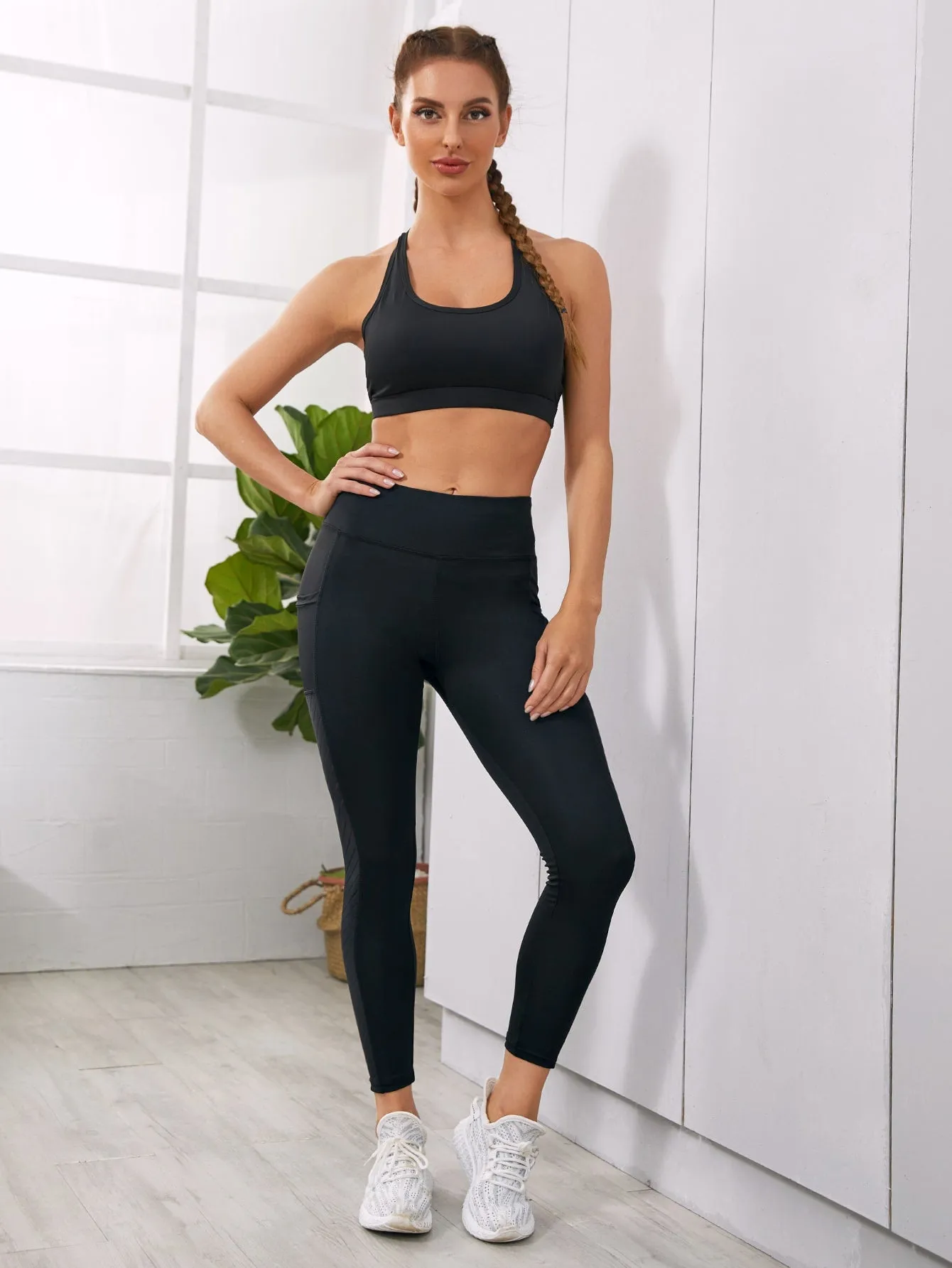 Mesh Panel Sports Leggings With Phone Pocket