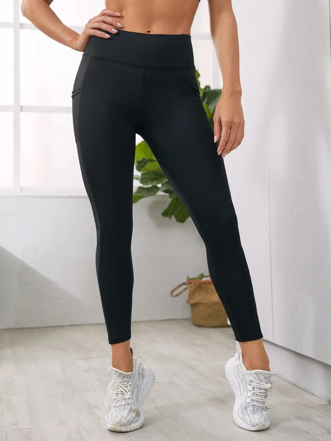 Mesh Panel Sports Leggings With Phone Pocket