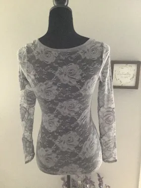 Rose Lace Top in Ultimate Gray